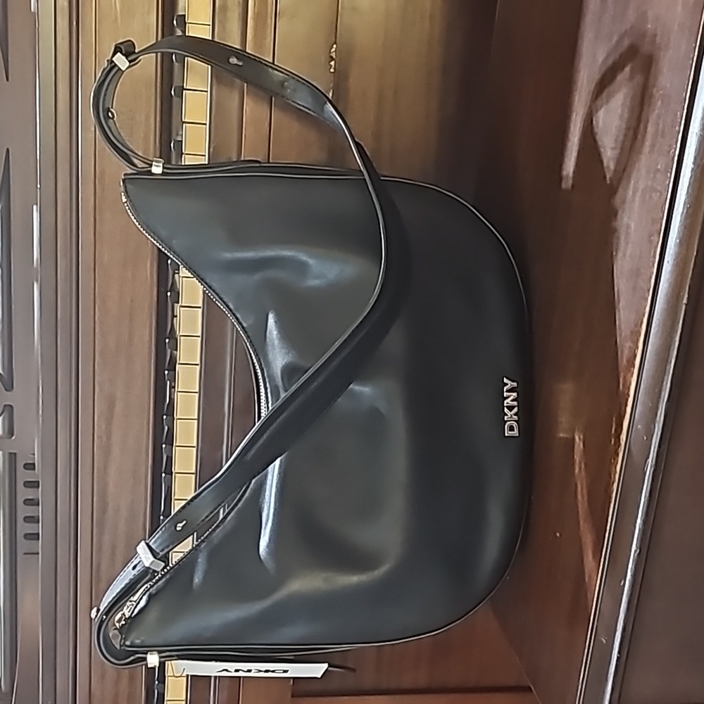 NWT DKNY Calla Hobo Bag Adjustable Shoulder Strap Purse